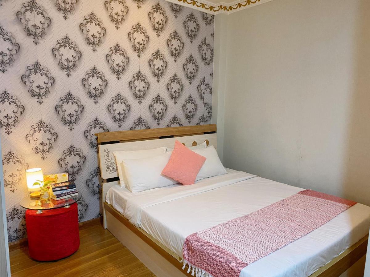 Crowne Bui Vien 2* TP. Hồ Chí Minh