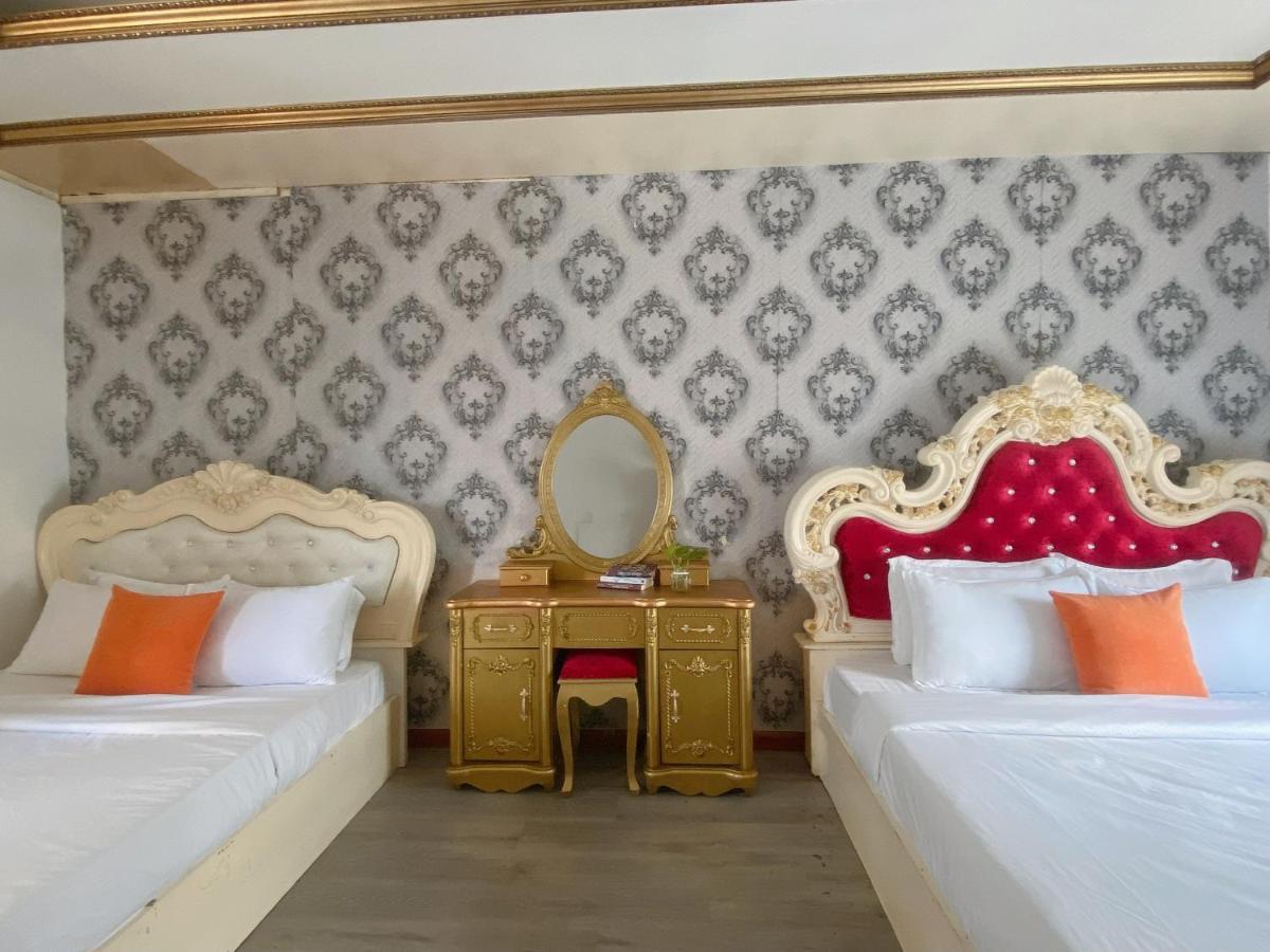 Crowne Bui Vien Khách sạn 2*