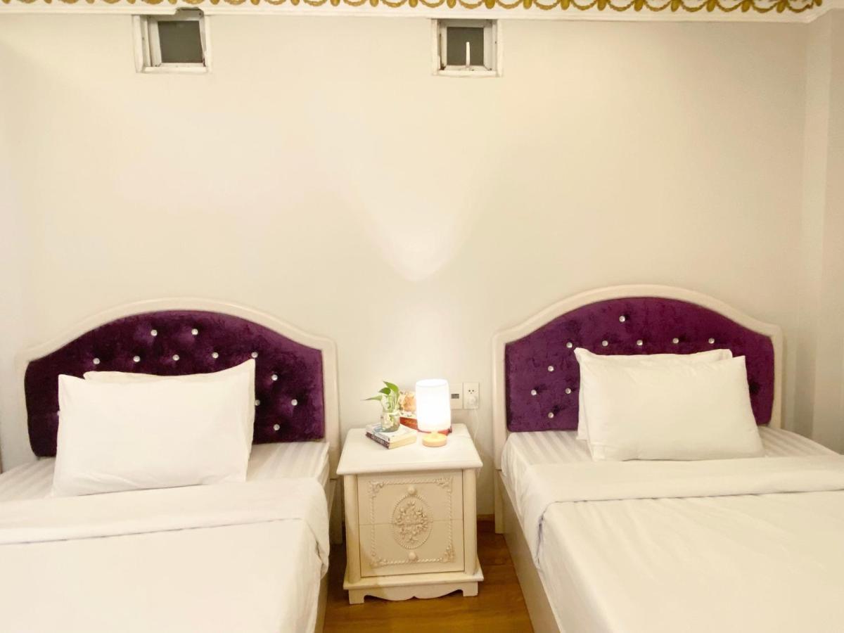 Khách sạn Crowne Bui Vien 2*